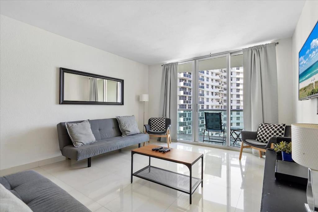 Beachfront 2 Bedroom At Tides Hollywood 8Th Floor 외부 사진