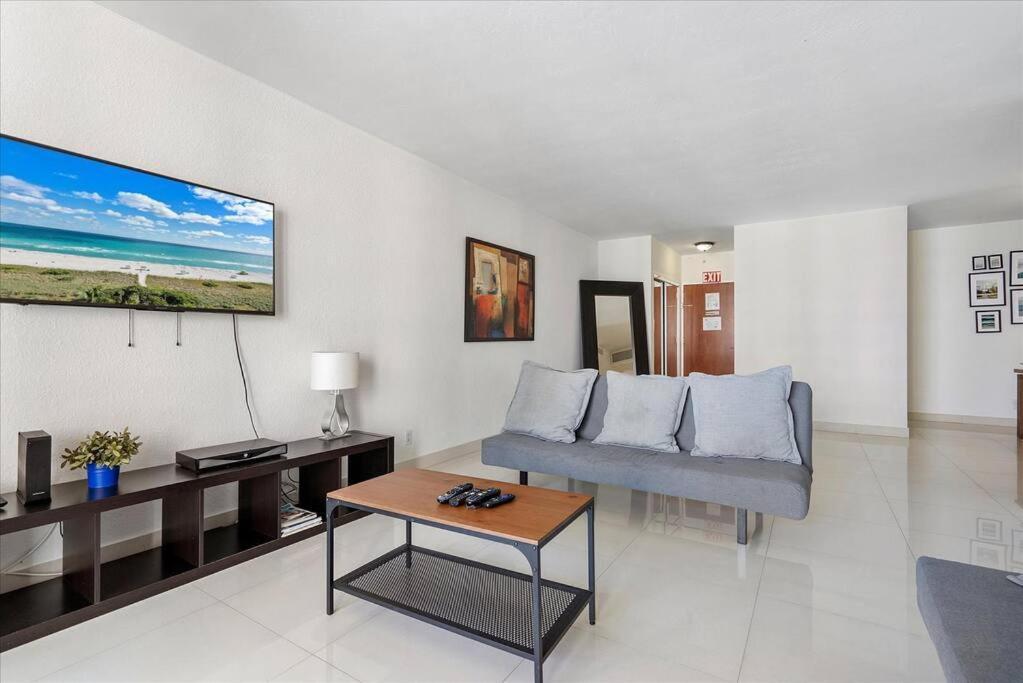 Beachfront 2 Bedroom At Tides Hollywood 8Th Floor 외부 사진