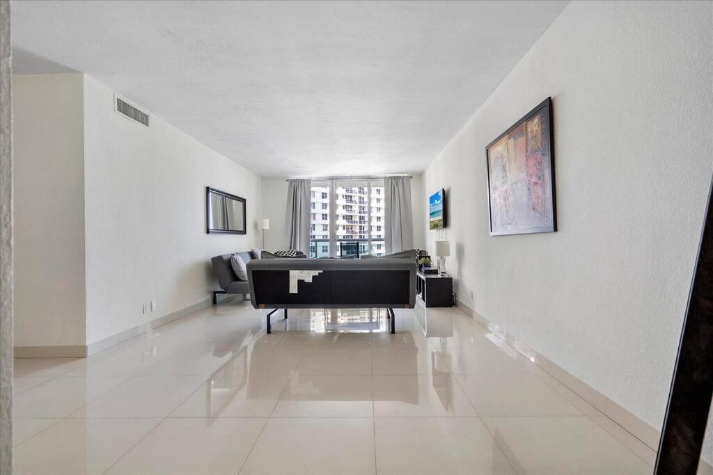 Beachfront 2 Bedroom At Tides Hollywood 8Th Floor 외부 사진