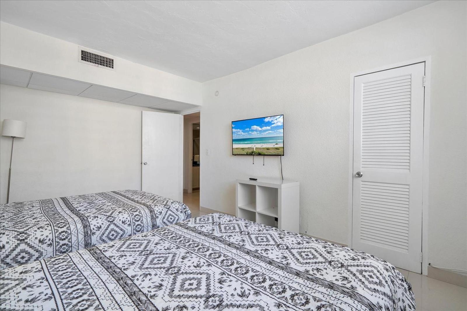 Beachfront 2 Bedroom At Tides Hollywood 8Th Floor 외부 사진